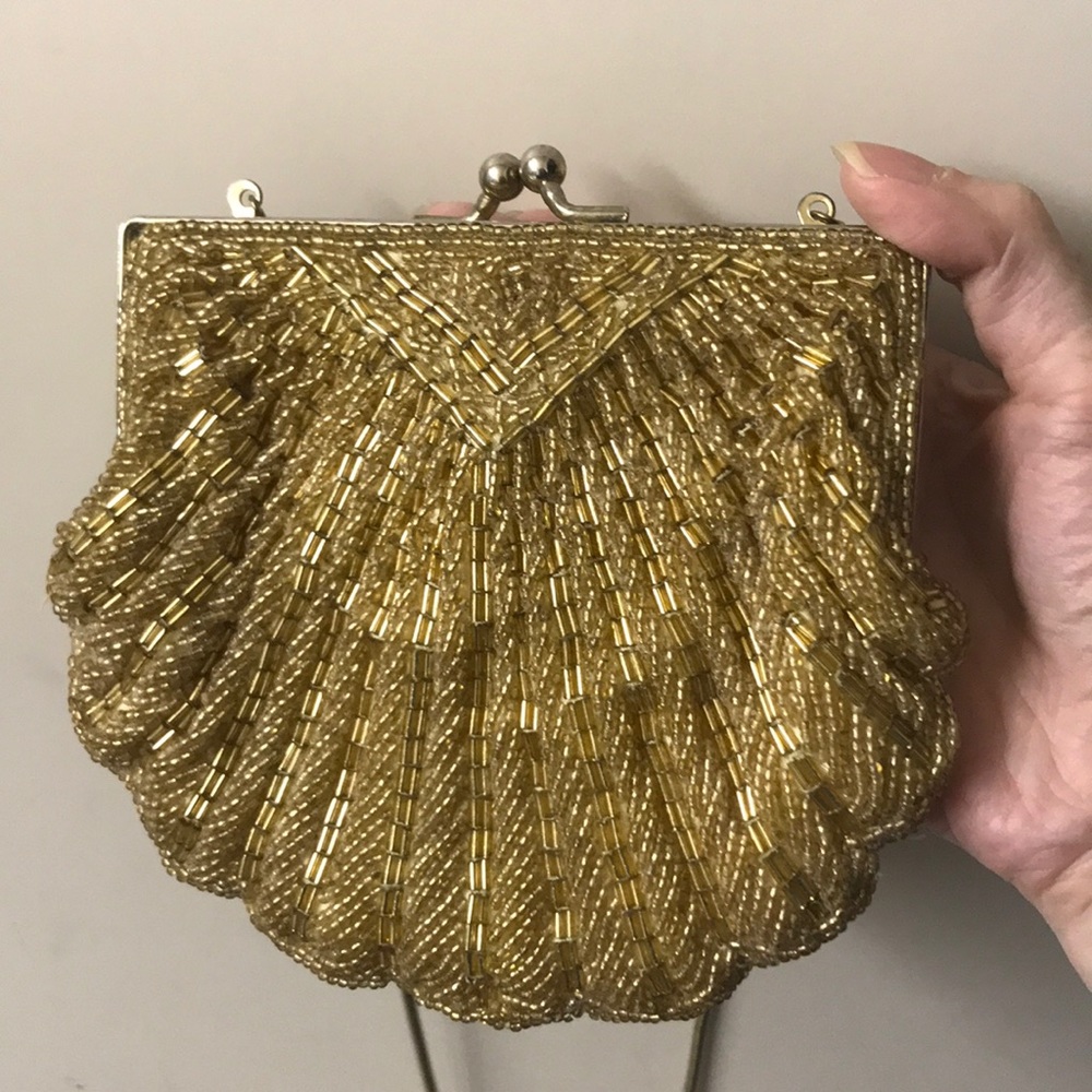 Vintage gold tone shell style bead purse